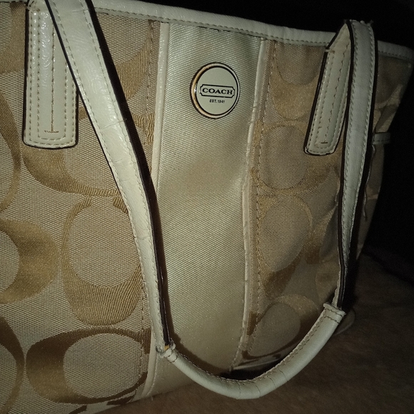 Coach Signature Stripe Framed Carryall - Picture 11 of 16